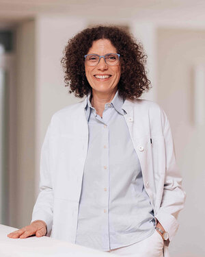 Porträt Dr. Yvonne Höfer